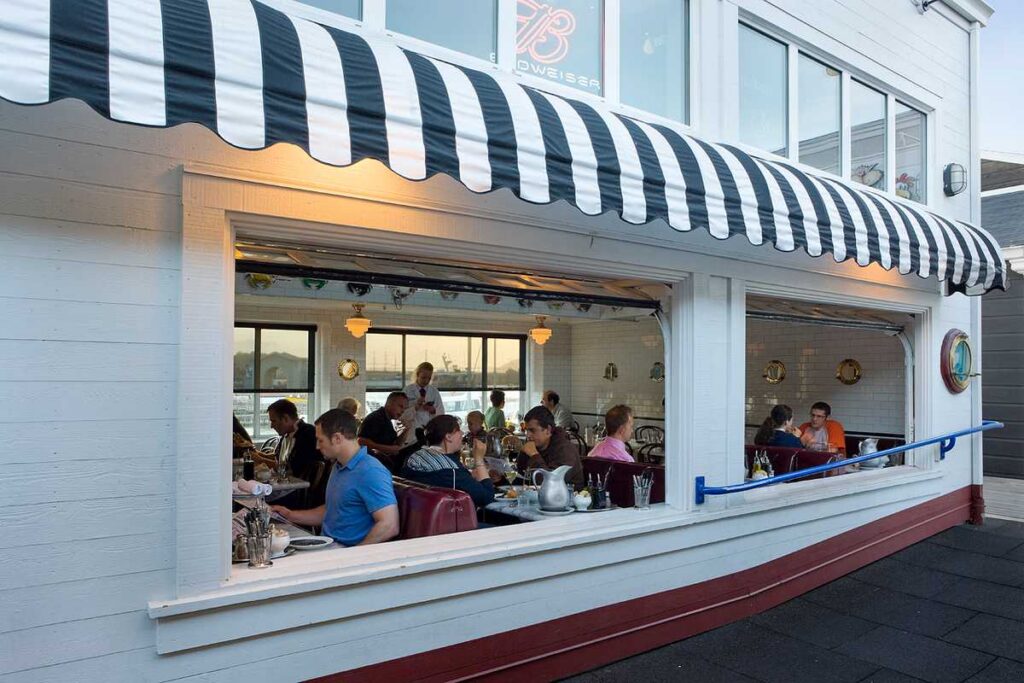 Nautical-themed restaurants with a view on Pier 39