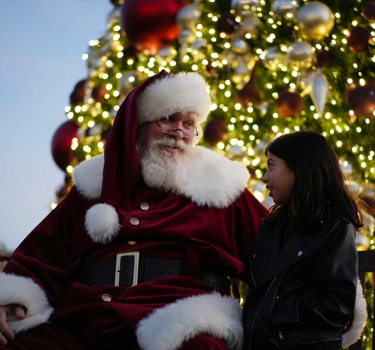 Festive holiday activity with Santa on Pier 39