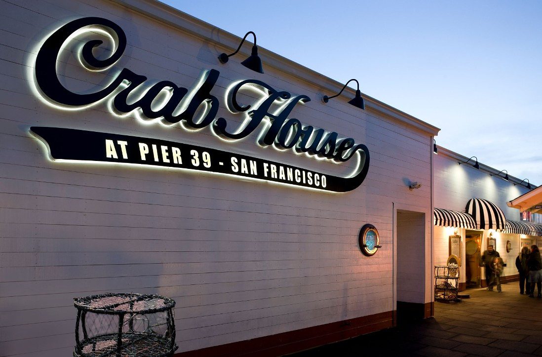 Picture of building and Crab House at Pier 39 logo, serving great seafood in San Francisco