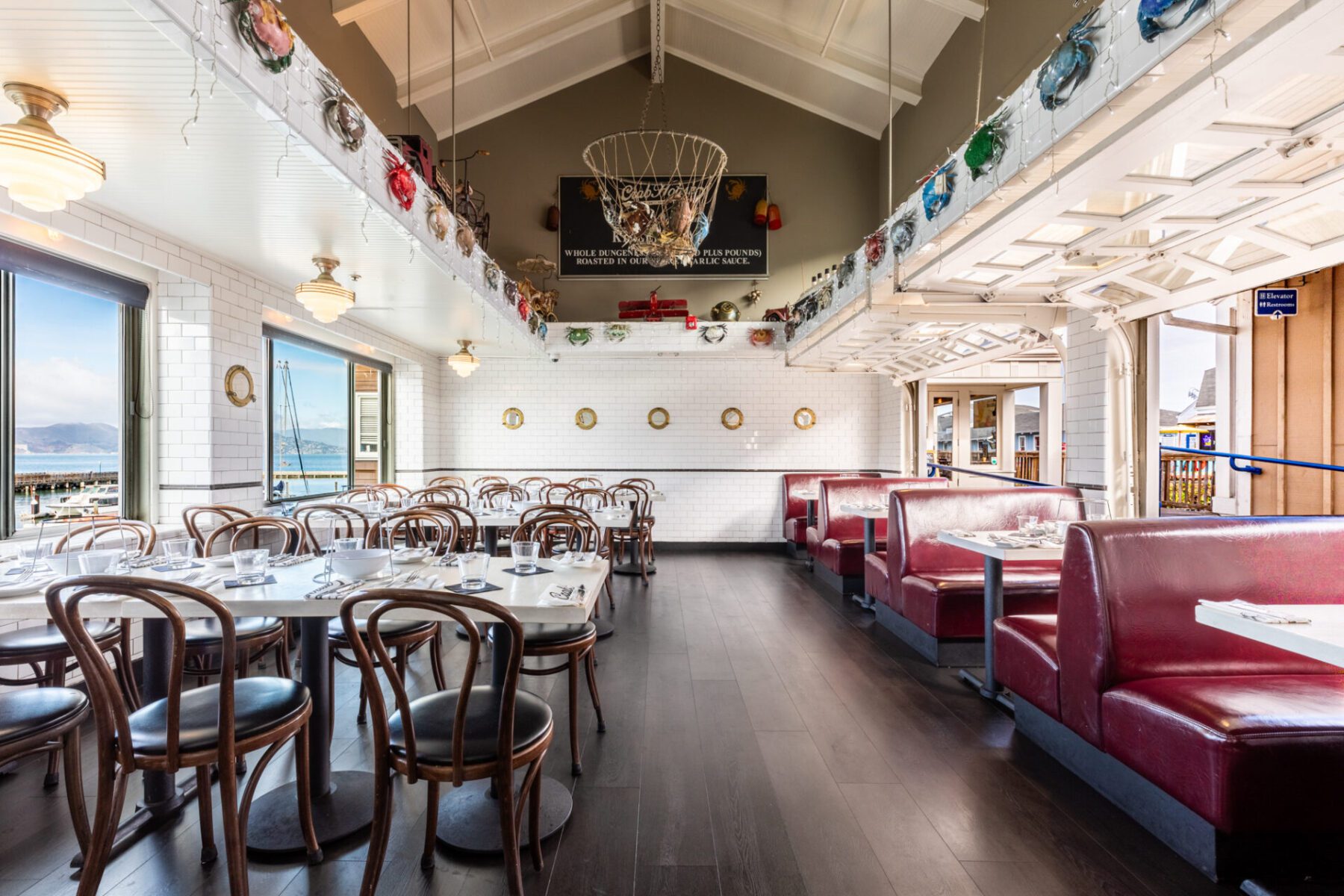 Crab House at Pier 39 dining room serving the cioppino near Fisherman’s Wharf